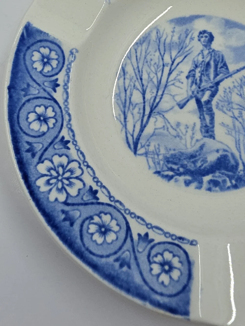Wedgwood Glazed Blue Minute Man Ashtray Captain Parker Floral Border Vintage